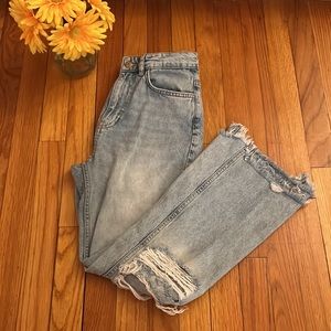 BDG Urban Outfitters Distressed Jeans Size 26 Flair Frayed Bottom Crop Length 🔥